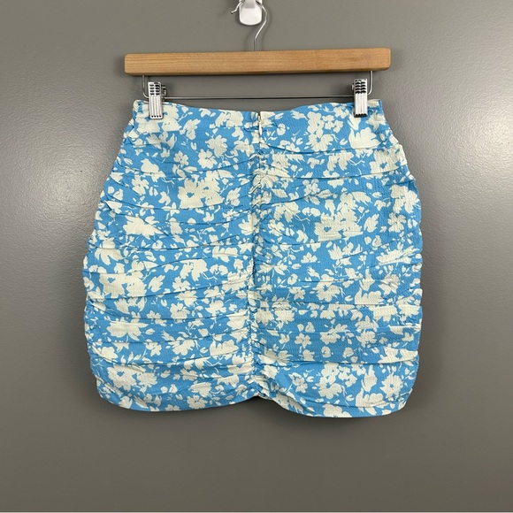 NWT Mango Floral Blue Pleated Skirt Size Small - Picture 4 of 11